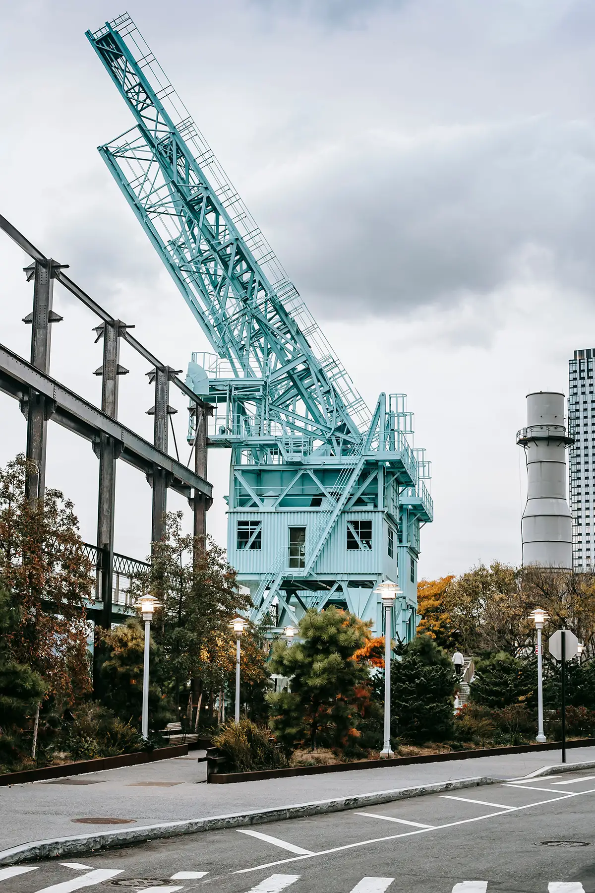 Williamsburg crane
